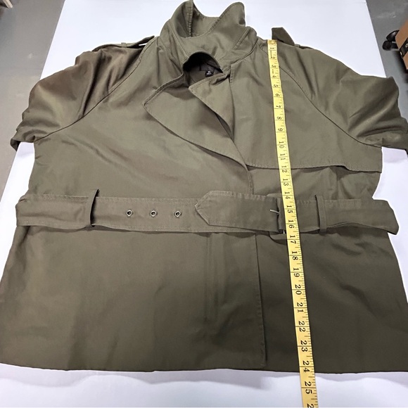 Vera Wang Womens Short Trench Coat Jacket Size XL Zip Belted Neutral Lightweight - Picture 9 of 12